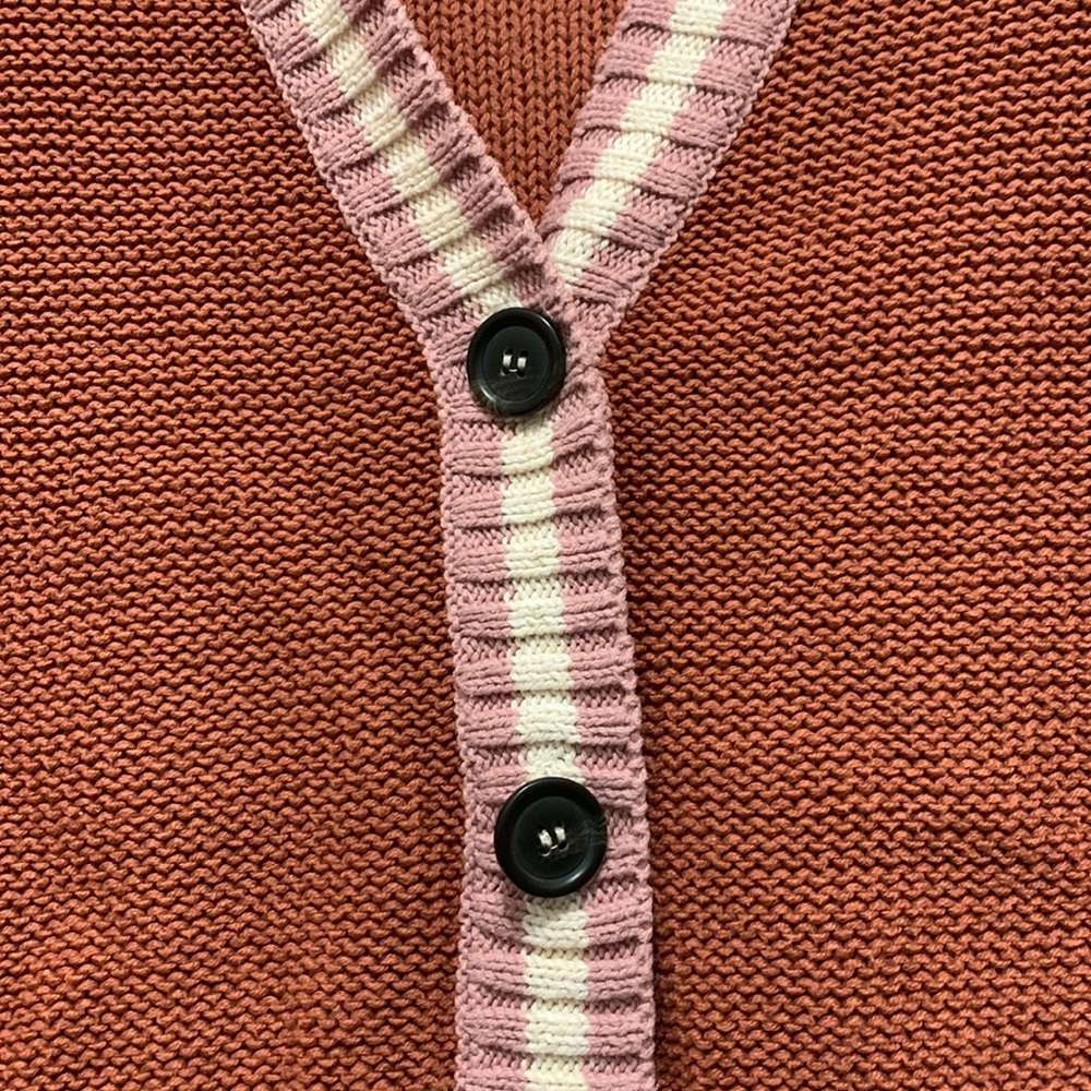 3/$15 AEO salmon/pink cropped oversized sweater cardigan size XS - Picture 3 of 6